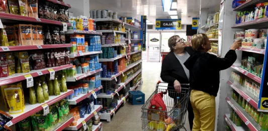 Consultoras privadas aseguraron que la inflación en alimentos del mes de abril fue del 3,3% siendo la más baja registrada en el último año.