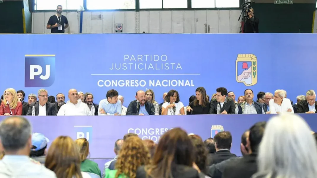En un clima caliente, la cúpula pejotista cruzó reclamos y exigencias en el Congreso partidario pero no designó autoridades.