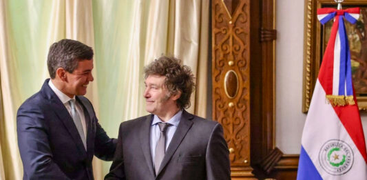 Cargada agenda de viernes para Milei en la Casa Rosada, que se reunirá con empresarios y recibirá a Santiago Peña, presidente de Paraguay.