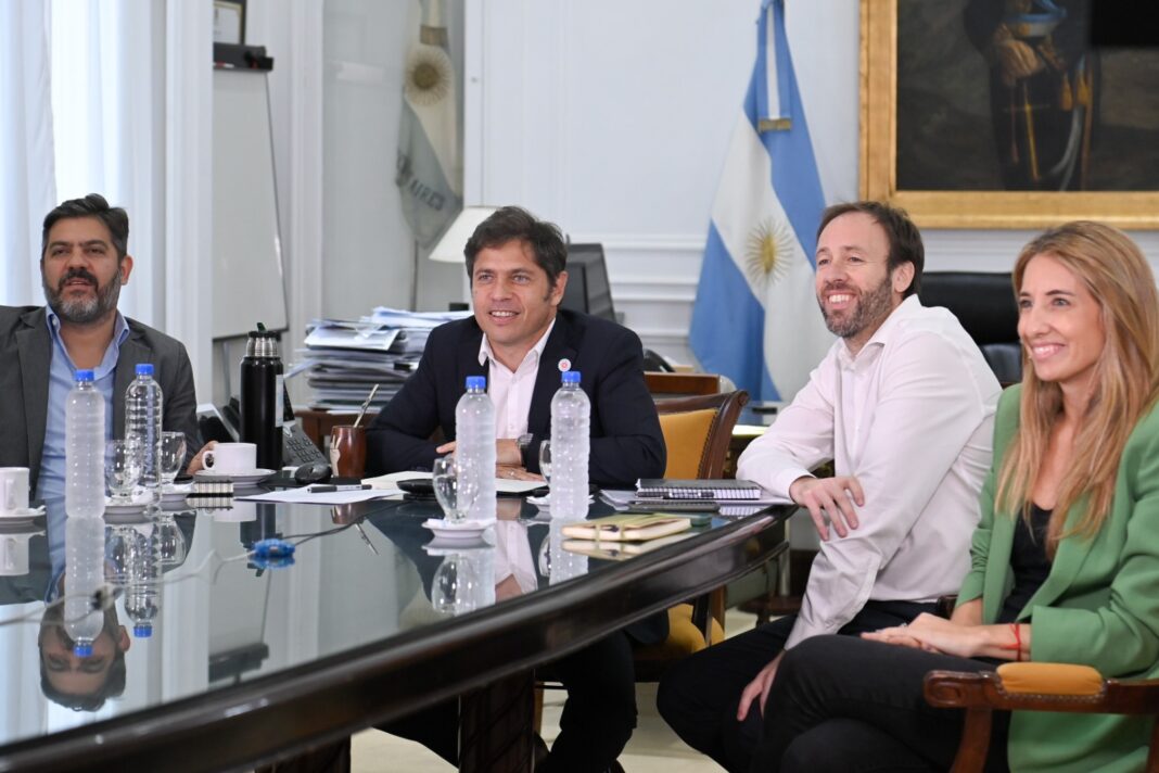 En medio del brutal ajuste del Ejecutivo nacional, el gobernador bonaerense, Axel Kicillof, sale a buscar nuevas oportunidades de financiamiento con los BRICS.
