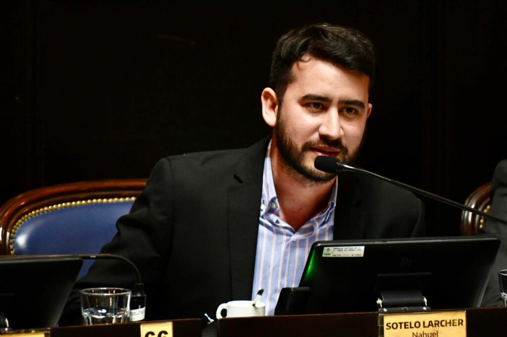 El diputado de La Libertad Avanza en uso de licencia, Nahuel Sotelo, pica en punta para enfrentar a Cristina Kirchner.