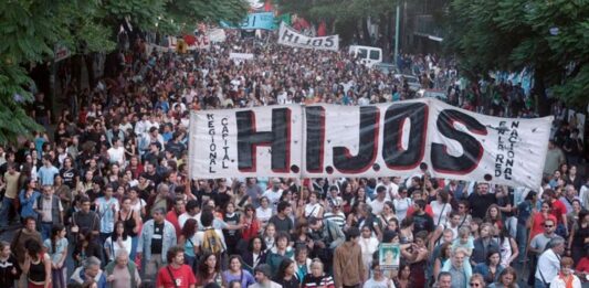 HIJOS denunció que una militante sufrió un atentado político y responsabilizó al Gobierno de Javier Milei por incitar a la violencia.