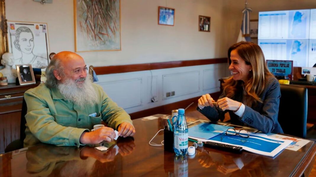 El Ministerio de Capital Humano radicó una denuncia contra Emilio Pérsico por operar 