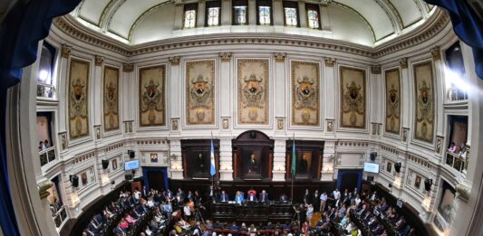 Esta semana la Legislatura bonaerense tiene una agenda cargada. La Cámara de Diputados y el Senado sesionan por partida doble. Se definen cargos clave y hay nombres confirmados. El cronograma.