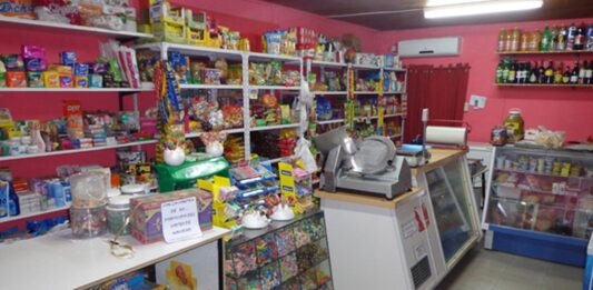 El referente de los titulares de los almacenes bonaerenses, Fernando Savore celebró la apertura del mercado a los productos internacionales.