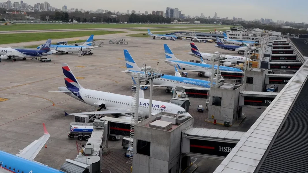 Los gremios de pilotos de aviones anunciaron un paro para el 28 de marzo, en el inicio de Semana Santa.