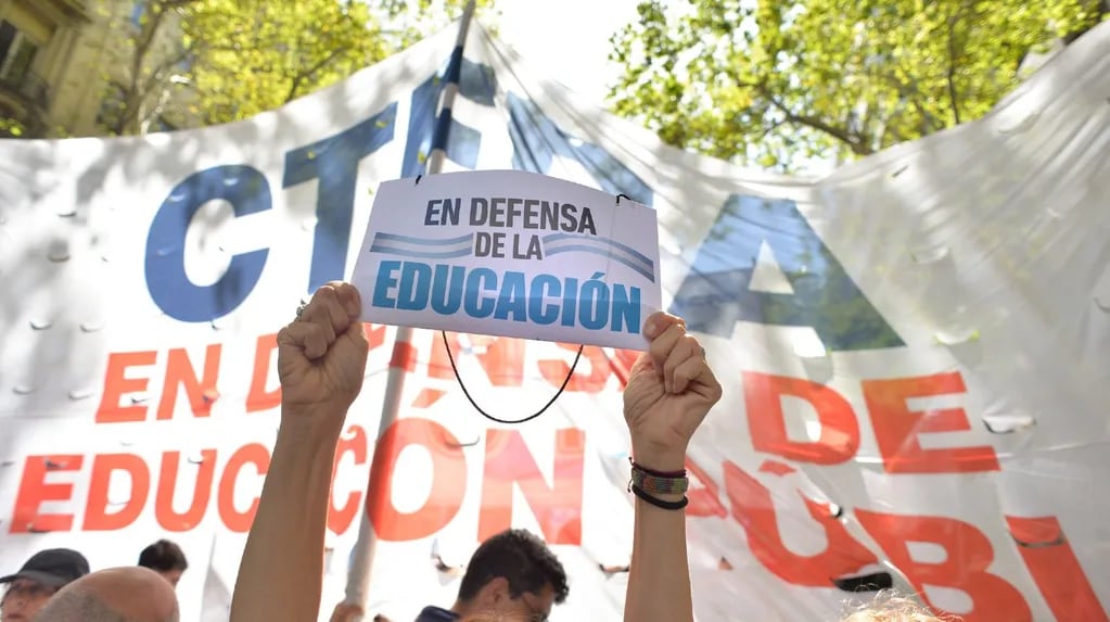 Por la negativa del Gobierno a transferir el FONID, los docentes presentaron una denuncia ante la Justicia.