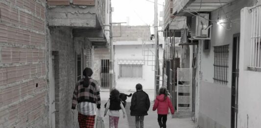 a Canasta Básica Total registró en febrero un aumento de 15,8%, por lo cual una familia de cuatro integrantes necesitó de $690.902 para no ser pobre.