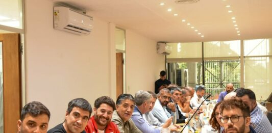 En la reunión paritaria, los gremios que nuclean a los estatales bonaerenses manifestaron la necesidad de un aumento en abril que supere a la inflación.