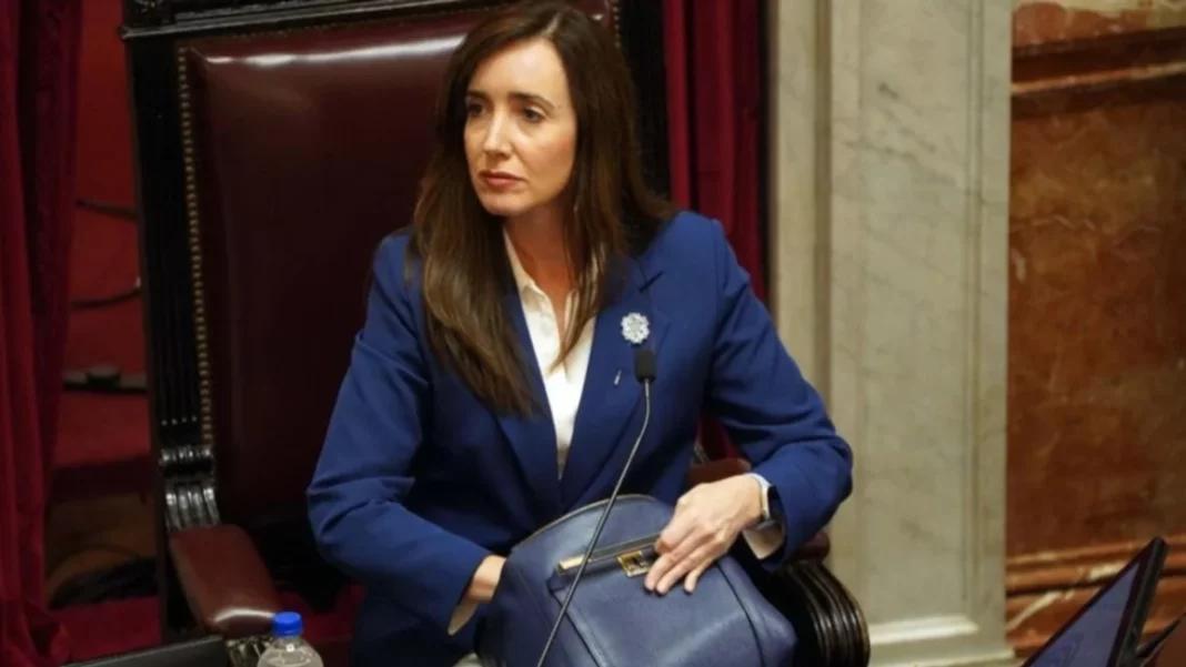 Después de la eyección de Omar Yasín por los aumentos en el Poder Ejecutivo, Villarruel cedió a la presión y anuló los incrementos para los senadores.