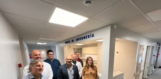 El intendente de Balcarce, Esteban Reino, celebró la reinauguración del tercer piso del Hospital municipal.