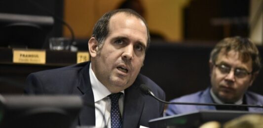 Diputados de la Coalición Cívica buscan modificar la ley Impositiva y así fijiar topes de aumento en los tributos sobre bienes inmobiliario y tierra rural.