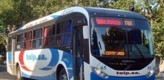 A pesar de que la mayoría de las líneas del Conurbano bonaerense levantaron el paro, la línea 338 del TALP continúa la medida de fuerza.