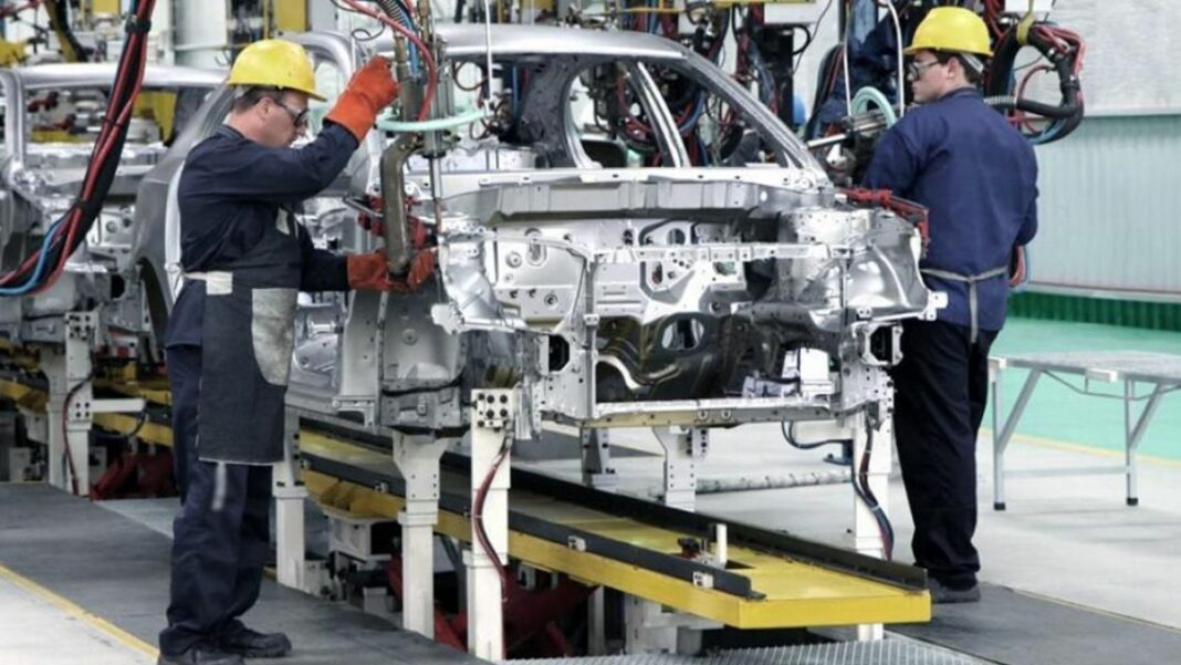 El INDEC indicó que la actividad industrial retrocedió en enero 12,4% interanual y continúa con los números negativos.