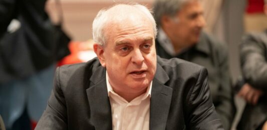 El senador bonaerense, Alejandro Rabinovich, cruzó a Axel Kicillof por el acto que encabezó tras el pago de la segunda cuota del Fondo de Fortalecimiento Fiscal Municipal.