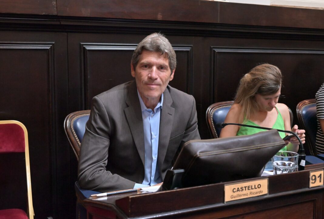 El diputado del Bloque Libre, Guillermo Castello, criticó a Kicillof por centrar su discurso en 