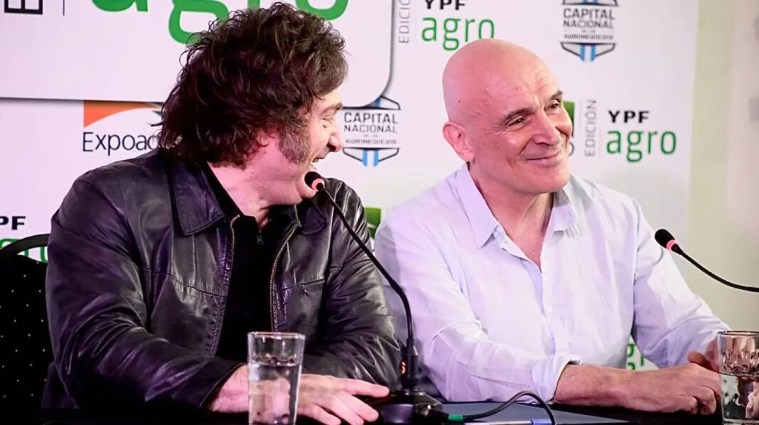 En contradicción con su programa de “austeridad”, el presidente Javier Milei determinó un aumento de casi un 50% para su sueldo y el de su Gabinete.