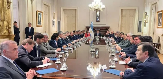 Un total de ocho mandatarios provinciales valoraron la convocatoria del presidente Javier Milei a la convocatoria al Pacto del 25 de Mayo.