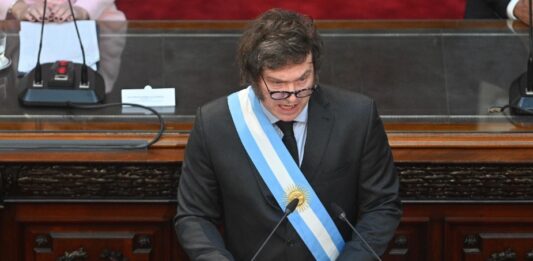 En su primer discurso frente a la Asamblea Legislativa, el presidente Javier Milei, anunció un paquete de leyes “anti casta”. Repasa las propuestas clave.
