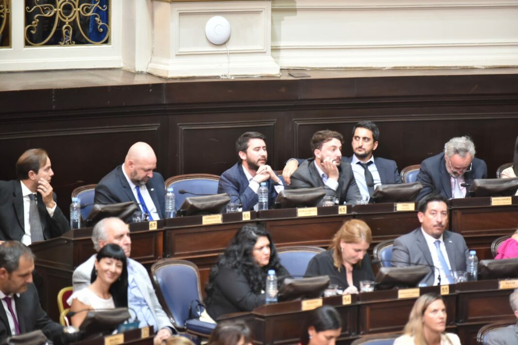 Legisladores bonaerenses de La Libertad Avanza salieron a felicitar a Milei y celebraron la media sanción de la Ley Bases.