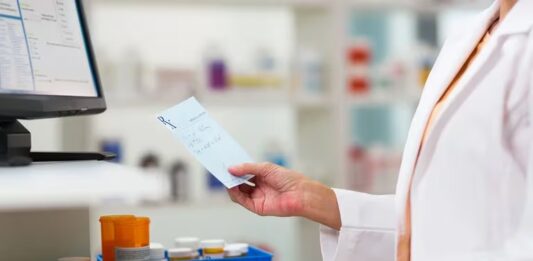 Un Colegio de Farmacéuticos de La Plata criticó la normativa nacional sobre la receta digital obligatoria.