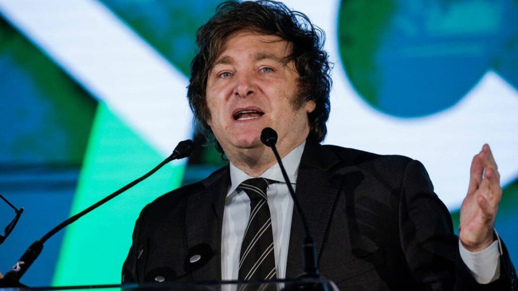 El presidente, Javier Milei, suspendió su presentación prevista para este miércoles en la Feria del Libro por miedo a escraches. “Nos quieren sabotear”, aseguró.