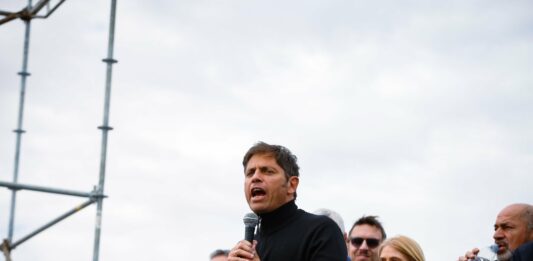 El gobernador Axel Kicillof y los intendentes de la Región Capital le reclamaron a Milei la reactivación de las obras en el Canal Magdalena.