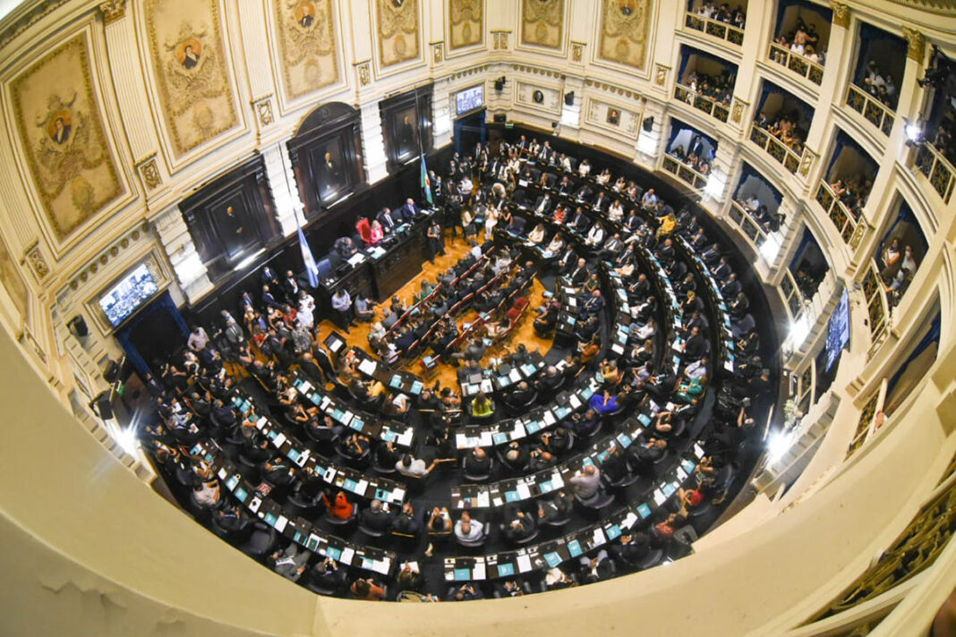 Este Día del Trabajador, los diputados y senadores bonaerenses de todo el arco político conmemoraron la fecha.