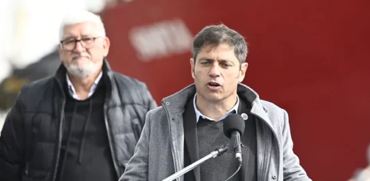 Kicillof viaja a Uruguay en busca de reforzar los lazos internacionales y dará una charla en el marco del lanzamiento de la fundación El Puente.
