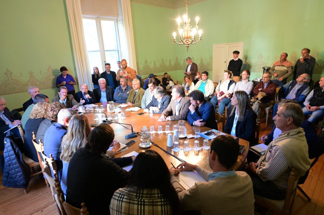 Referentes del campo mantuvieron una frenética jornada de reuniones con casi todos los bloques de la Legislatura bonaerense. Uno por uno, los pedidos y reclamos.
