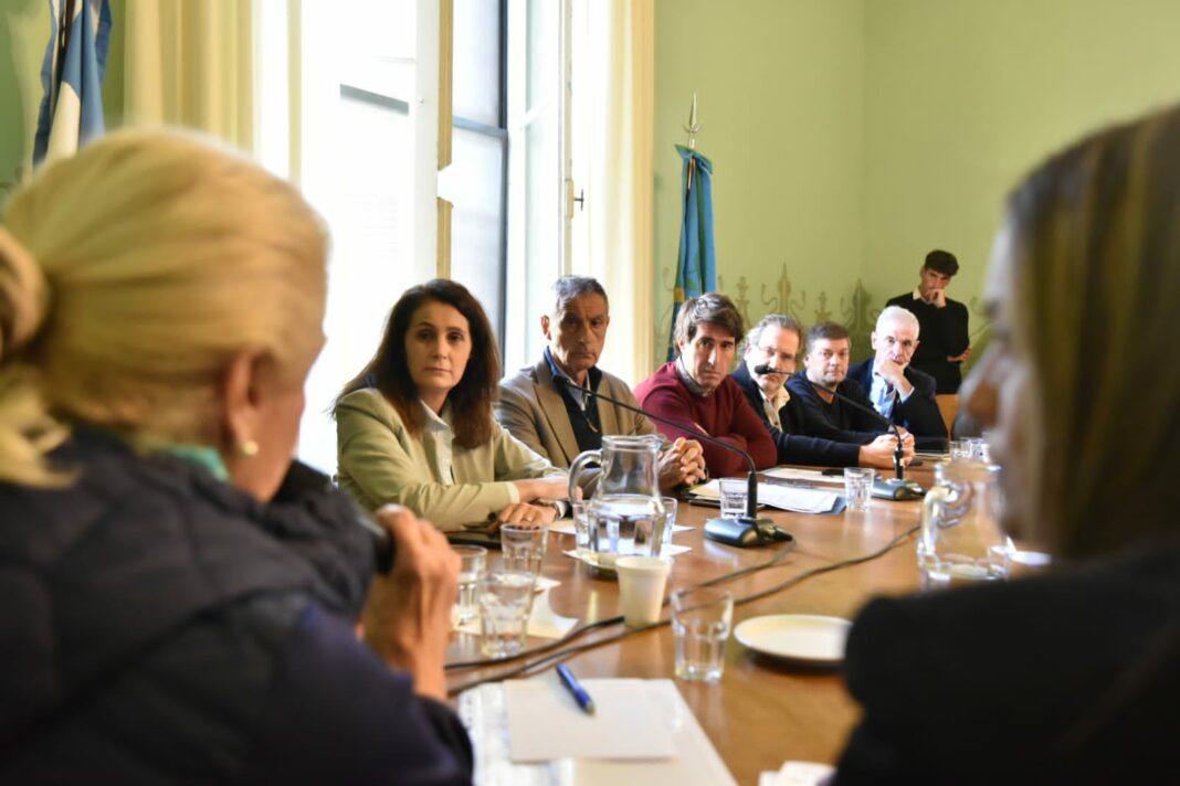 La Mesa de Enlace bonaerense se reunió con los diputados de Acuerdo Cívico UCR-GEN y acordaron trabajar para 
