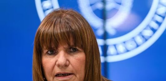 Tras el anuncio de la CGT, Bullrich advirtió que aplicará el protocolo antipiquetes en la movilización contra la Ley Bases.