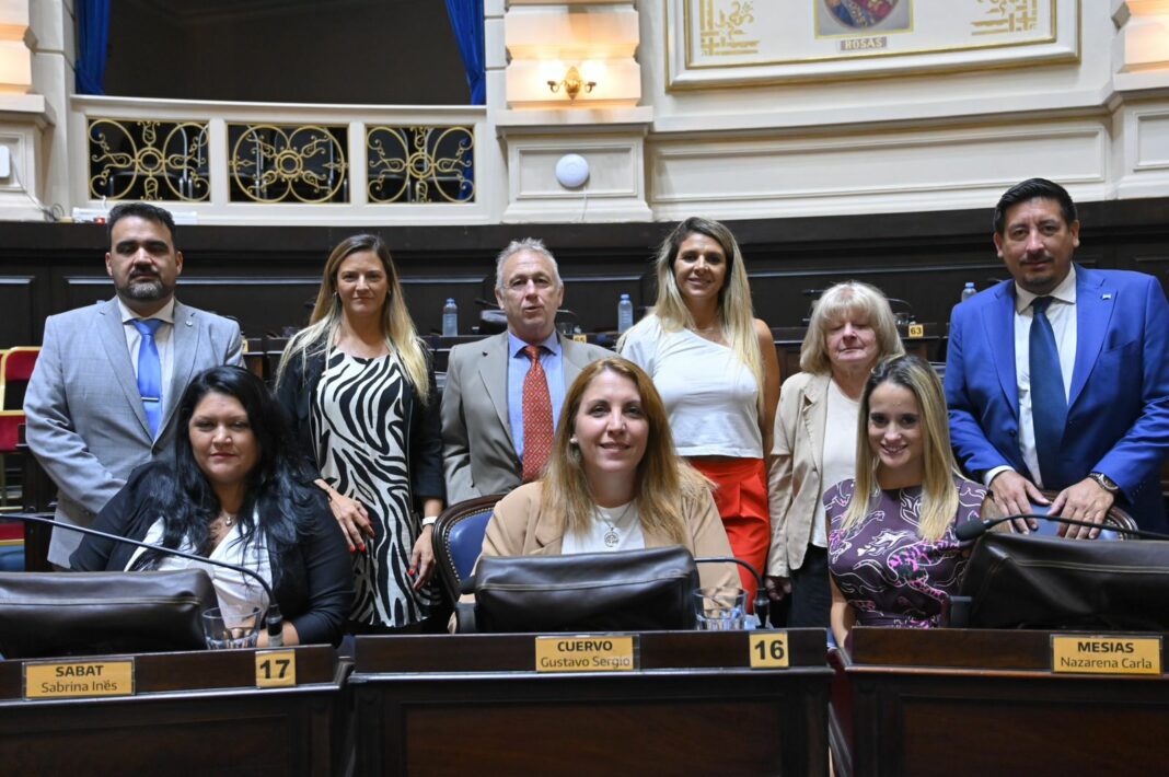 Los diputados bonaerenses del bloque Unión Renovación y Fe, liderados por Cuervo y Moragues, salieron a apoyar la marcha universitaria.
