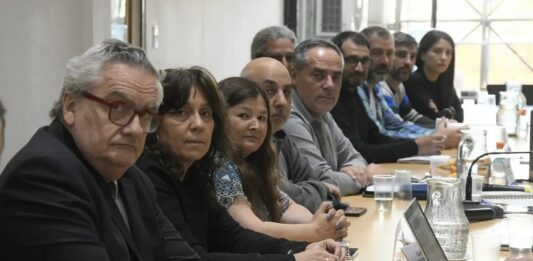 Al igual que a los estatales, el Ejecutivo provincial, a cargo de Axel Kicillof, le ofreció este miércoles a los judiciales bonaerenses un aumento del 9,5% para el mes de abril.