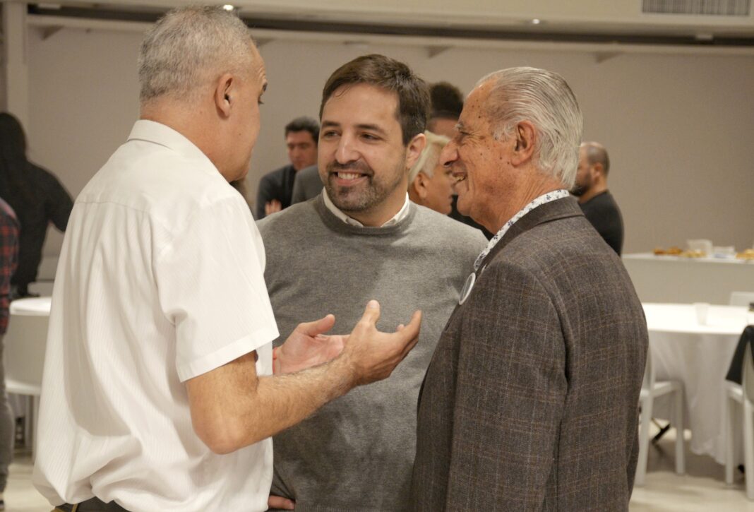 El intendente del partido de La Costa, Juan de Jesús participó de un encuentro sanitario para coordinar acciones con el ministro de Salud bonaerense, Nicolás Kreplak.