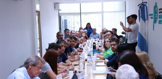 Kicillof llamó a los gremios para negociar la paritaria de mayo y se adelantó a la publicación de la inflación de abril.