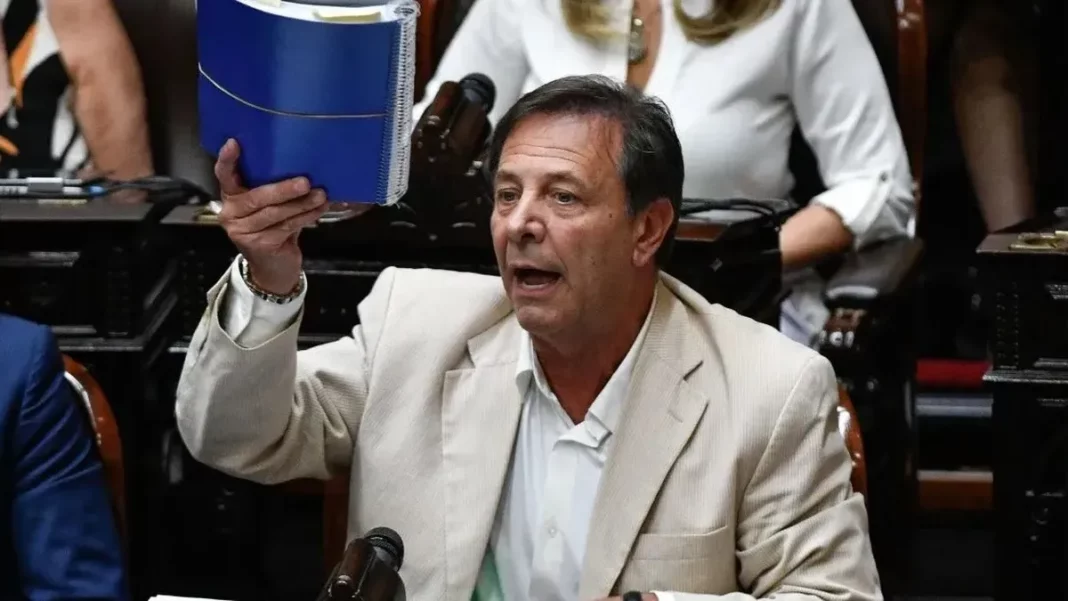 Zago confirmó la ruptura del bloque de La Libertad Avanza en Diputados y se esperan noticias sobre su futuro en el Congreso.