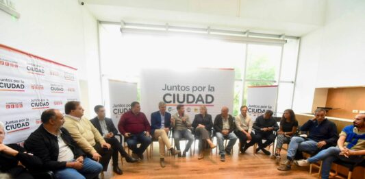 La líder de GEN, Margarita Stolbizer, desembarcó en La Plata con el objetivo de respaldar “Juntos por la Ciudad”, el nuevo frente opositor creado por fuera de la órbita del garrismo.