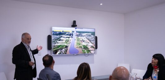 Una comitiva de diputados liderada por Pulti constituyeron una comisión estratégica en el Puerto La Plata.