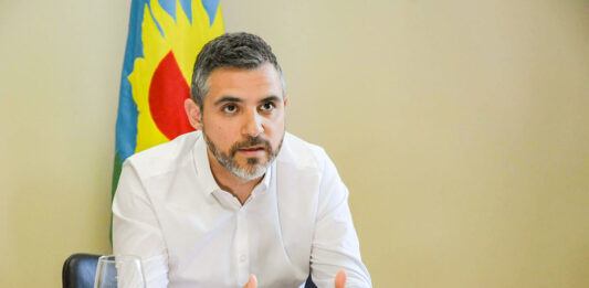 El director de ARBA, Cristian Girard, denunció que el objetivo del programa económico del Gobierno nacional es "congelar" los salarios.