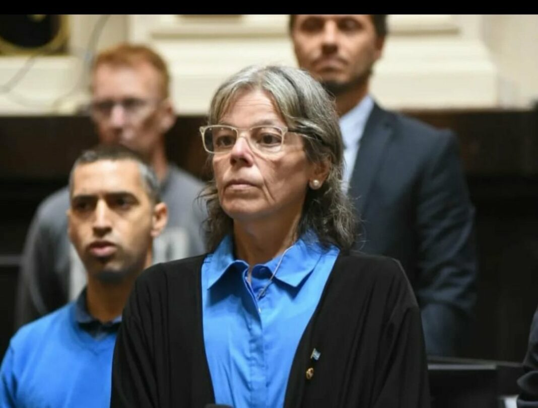 Belén Malaisi manifestó su total repudio para con las declaraciones de su par a nivel nacional, Alberto “Bertie” Benegas Lynch, sobre la educación.