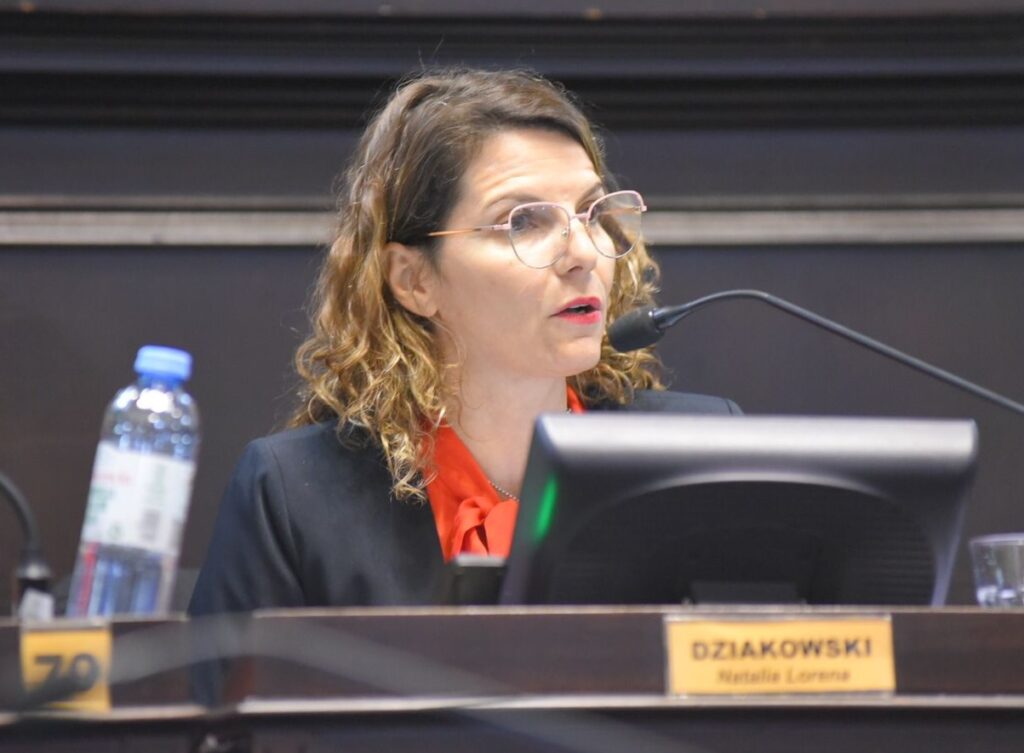 La diputada bonaerense del GEN, Natalia Dziakowski, ingresó un pedido de informes a la Legislatura por el conflicto entre el IOMA y FEMEBA.