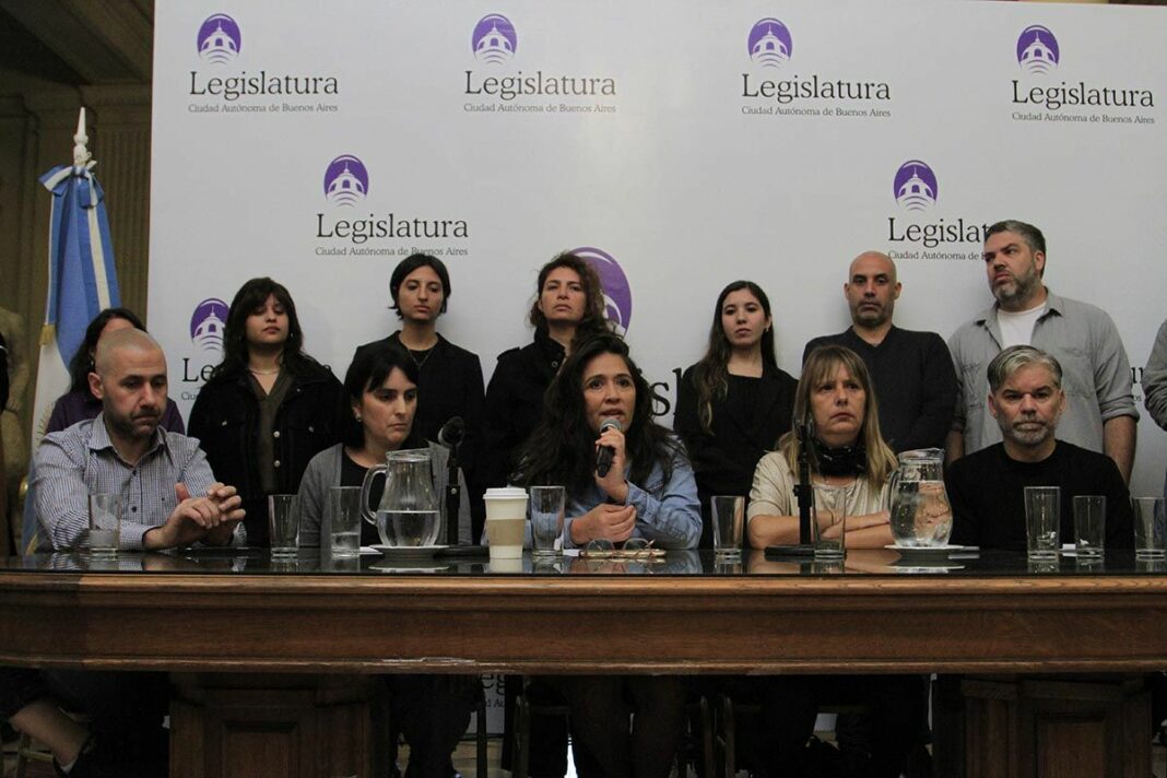 Organismos de derechos humanos denunciaron que Petri inició un proceso de desguace de un área fundamental para los juicios de lesa humanidad.