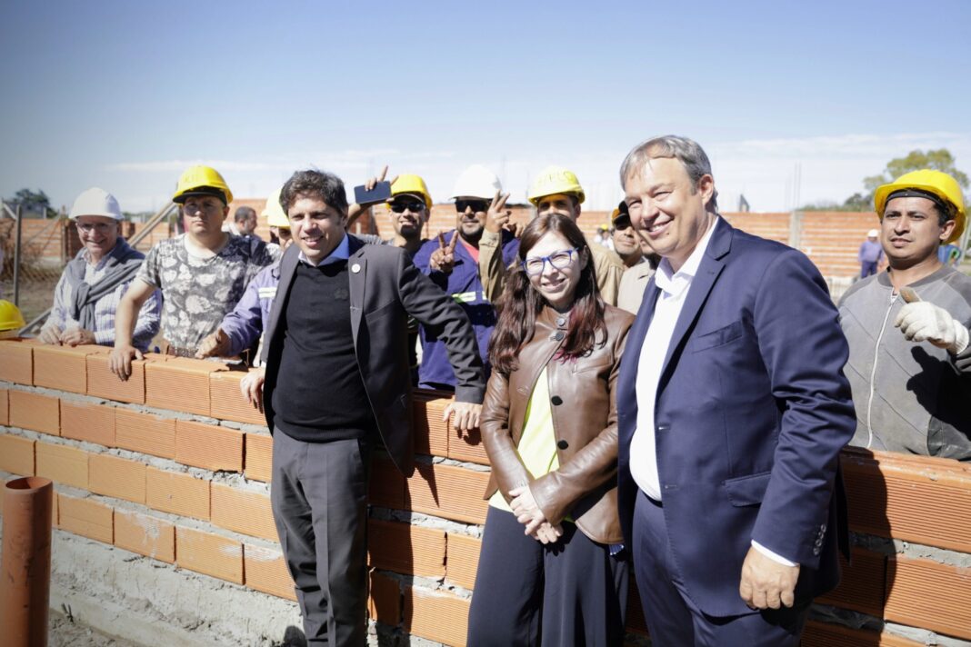 El gobernador bonaerense Axel Kicillof encabezó la inauguración del nuevo edificio del Centro de Educación Física N° 56 en Almirante Brown.