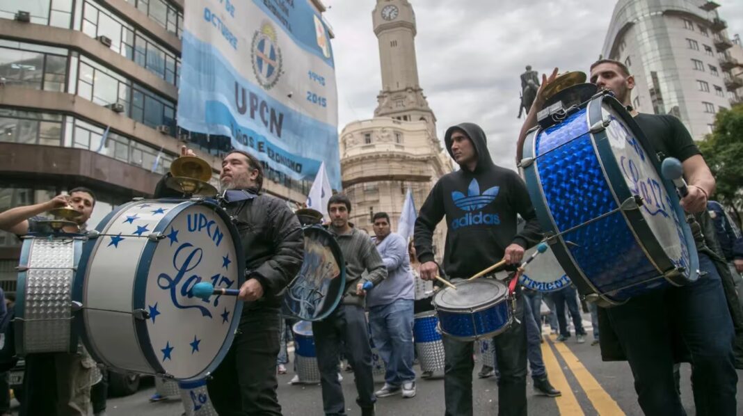 A pesar de la masividad de los despidos, UPCN se distancia de ATE y busca poner un freno con un recurso de amparo.