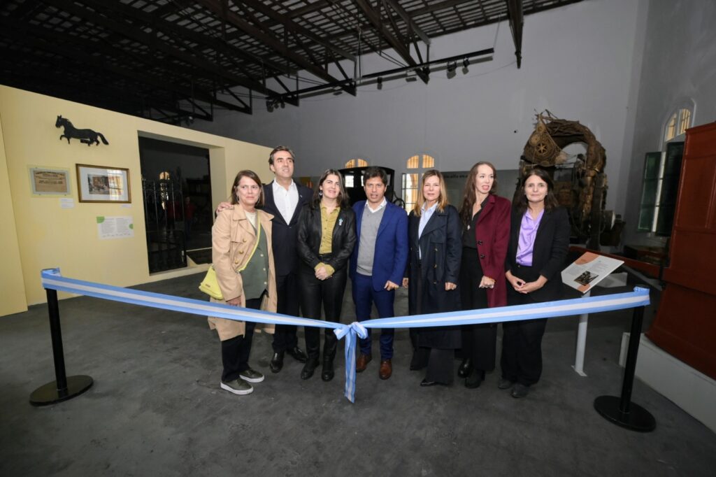 El Gobernador bonaerense, Axel Kicillof, inaugurando el Museo del Transporte en el municipio de Luján.