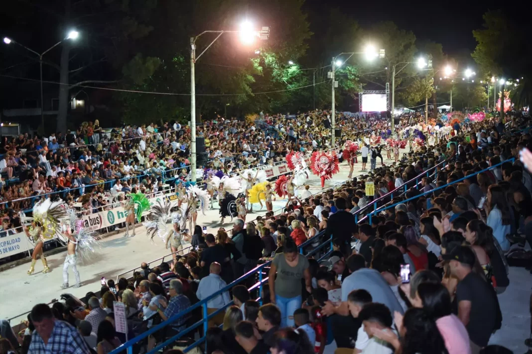 La senadora bonaerense del bloque UCR + Cambio Federal, Lorena Mandagarán, propuso que el partido 25 de Mayo sea la capital provincial del carnaval.