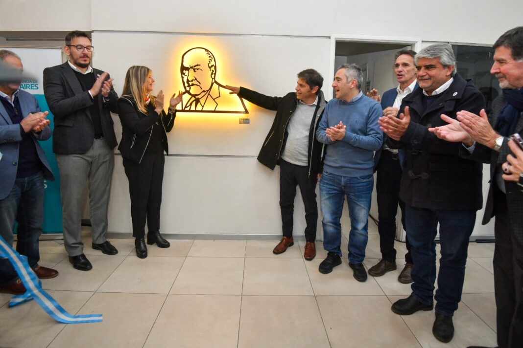 El gobernador bonaerense, Axel Kicillof, inauguró el Espacio Jauretche en la Casa de la Provincia de CABA.