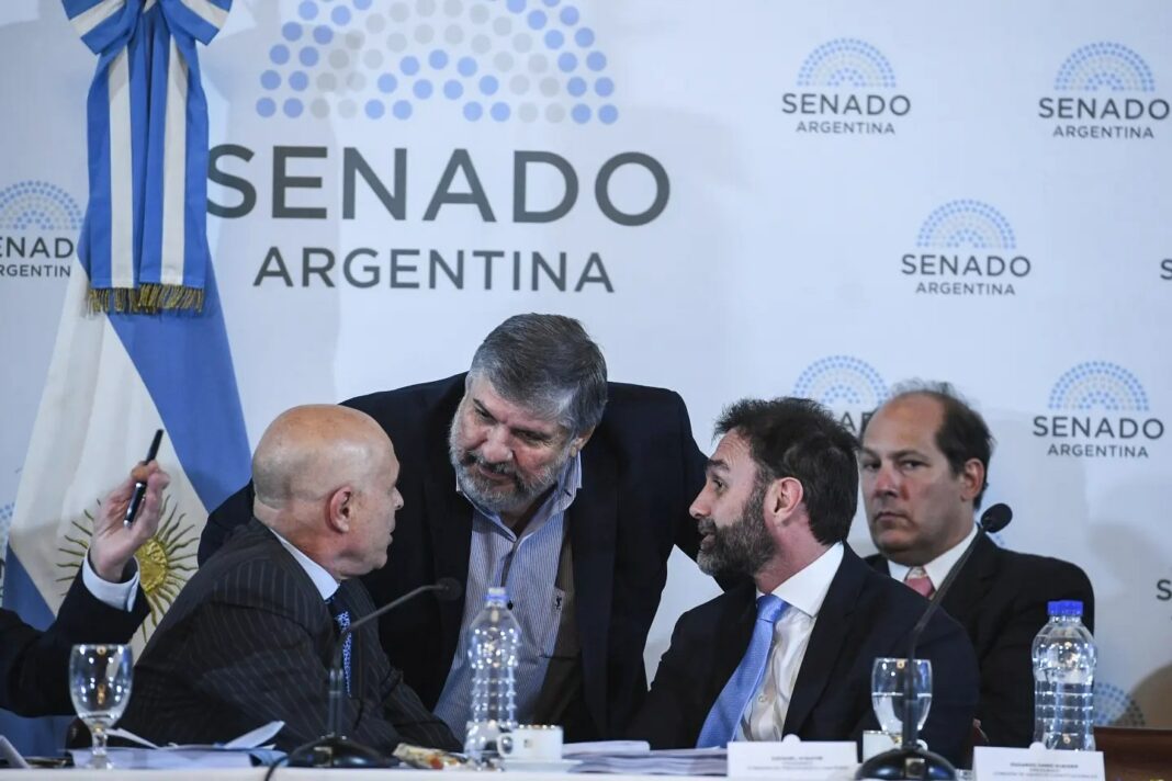 El plenario de comisiones del Senado se reunirá el miércoles 29 de mayo para debatir los dictámenes de la Ley Bases y el Paquete Fiscal.