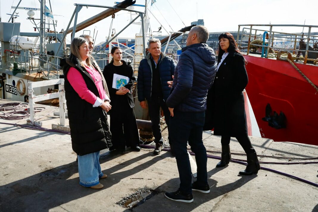 Los diputados de la comisión de Intereses Marítimos se reunieron en Mar del Plata. Respaldaron la actividad pesquera y la exploración petrolera.